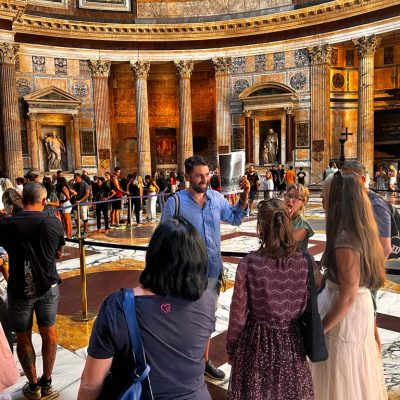 Pantheon Tour inside